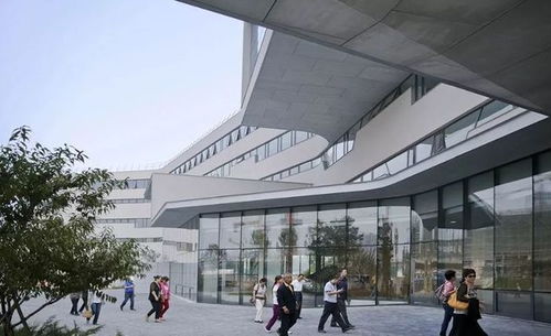 以人育人，共同發展 北京四中教育集團的技術開發實踐與育人理念融合